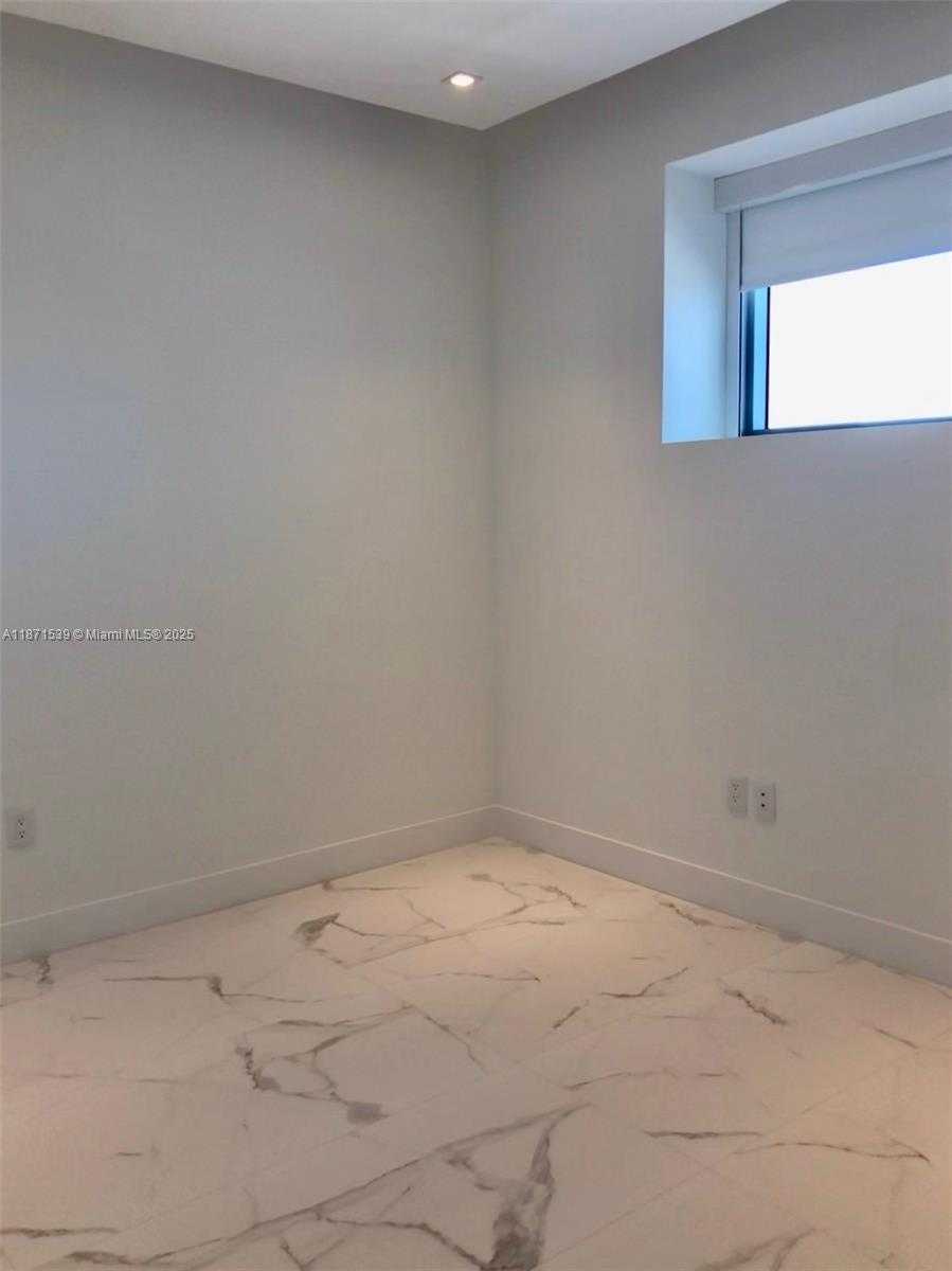 Small Image of 2900 NORTH EAST 7TH AVE #2404, Miami Number 18
