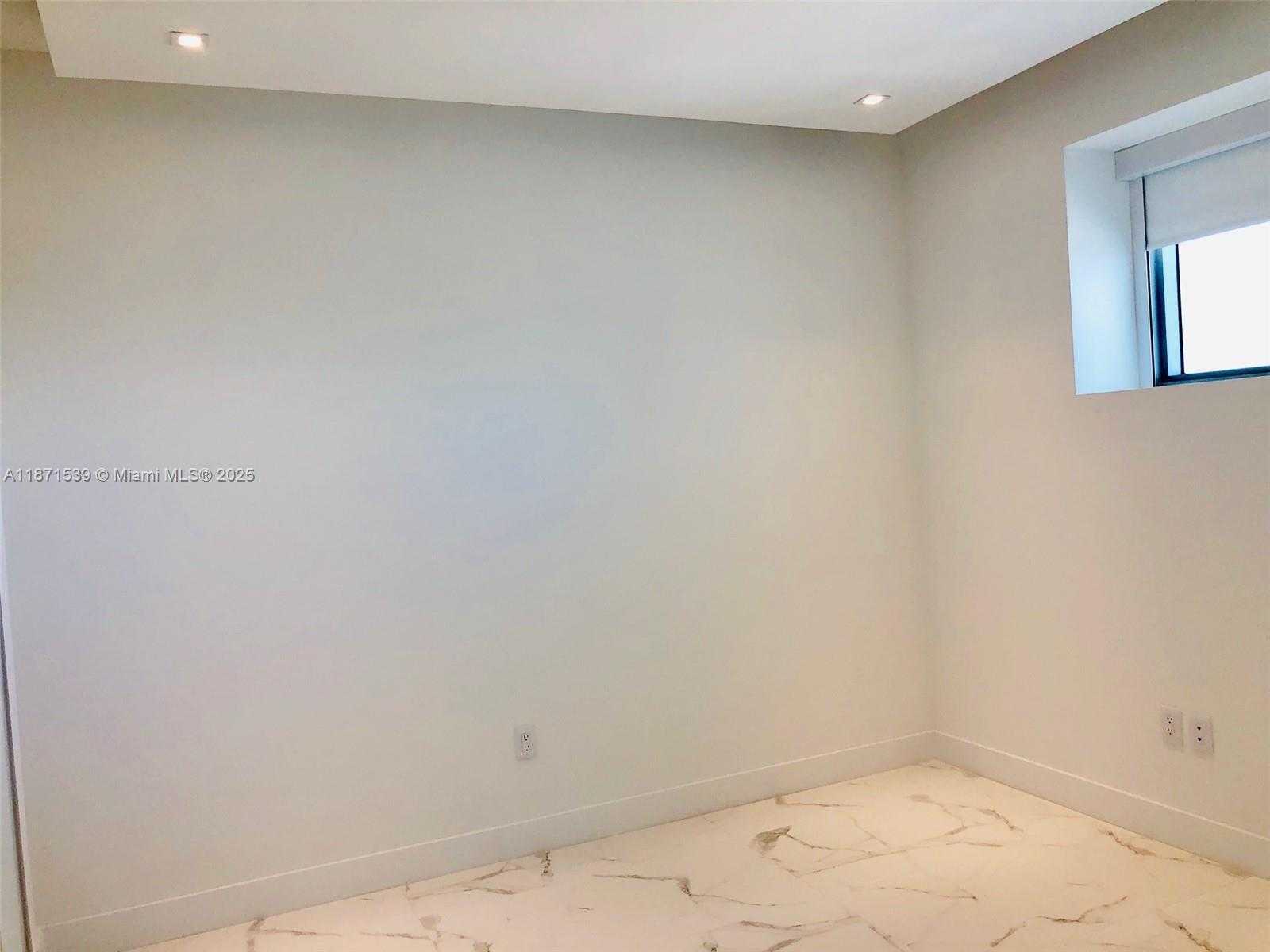 Small Image of 2900 NORTH EAST 7TH AVE #2404, Miami Number 19