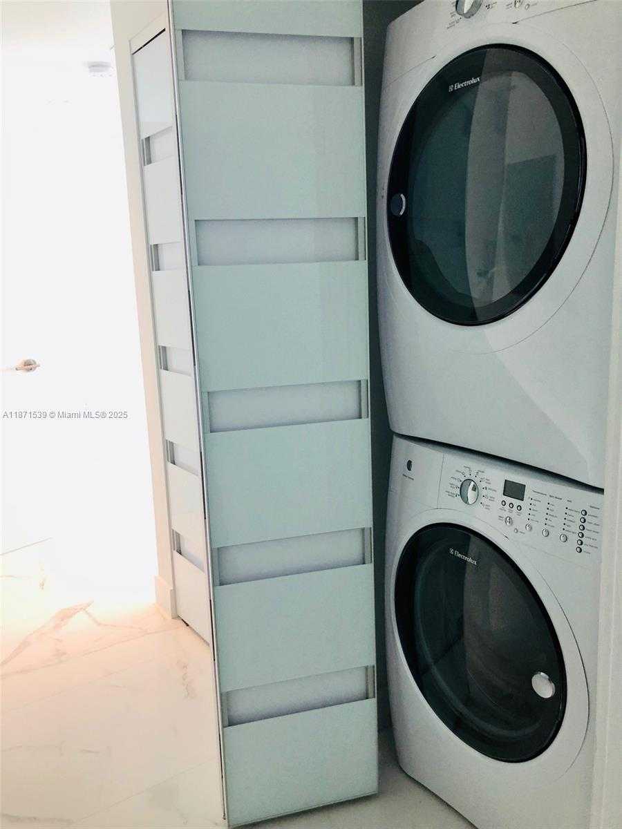 Small Image of 2900 NORTH EAST 7TH AVE #2404, Miami Number 21