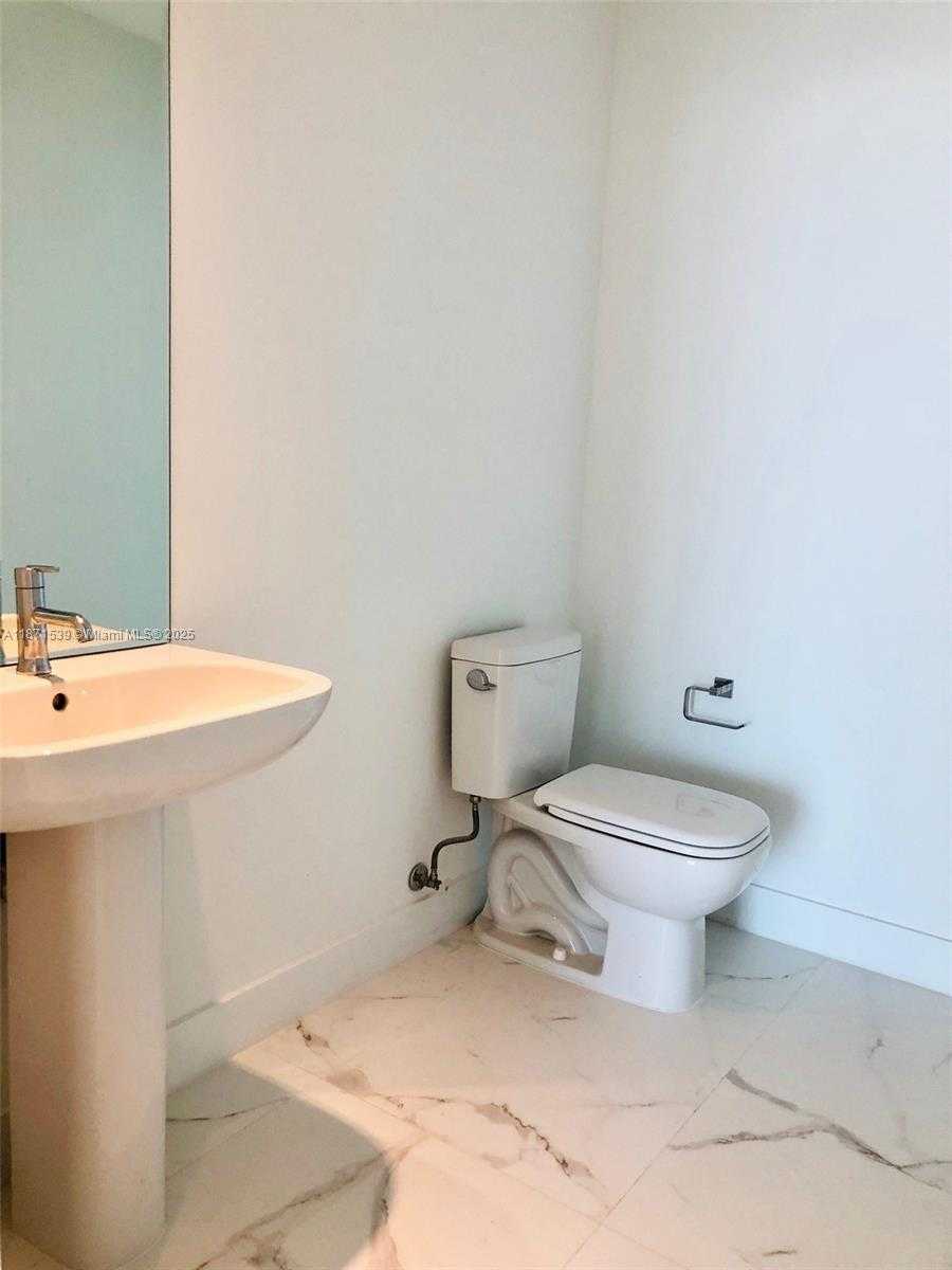 Small Image of 2900 NORTH EAST 7TH AVE #2404, Miami Number 4