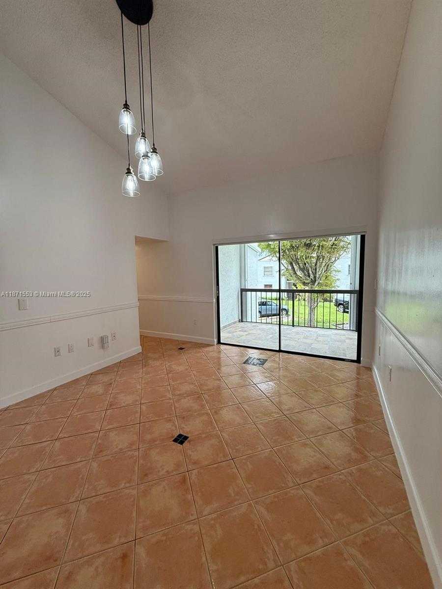 Small Image of 9419 FONTAINEBLEAU BLVD #212, Miami Number 11