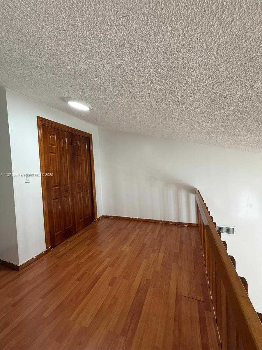 Small Image of 9419 FONTAINEBLEAU BLVD #212, Miami Number 12