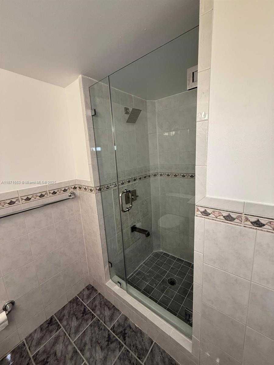Small Image of 9419 FONTAINEBLEAU BLVD #212, Miami Number 19