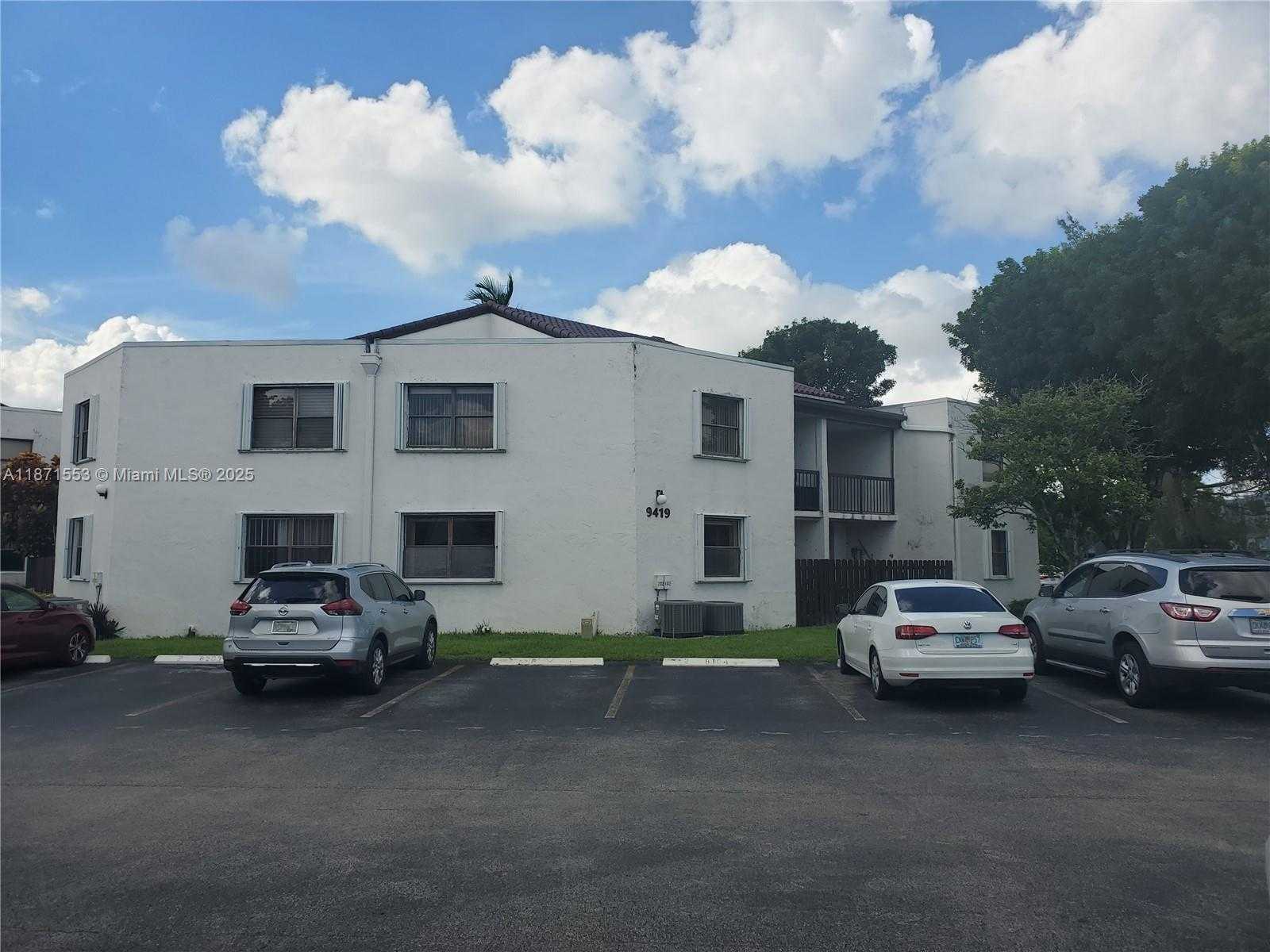 Small Image of 9419 FONTAINEBLEAU BLVD #212, Miami Number 2