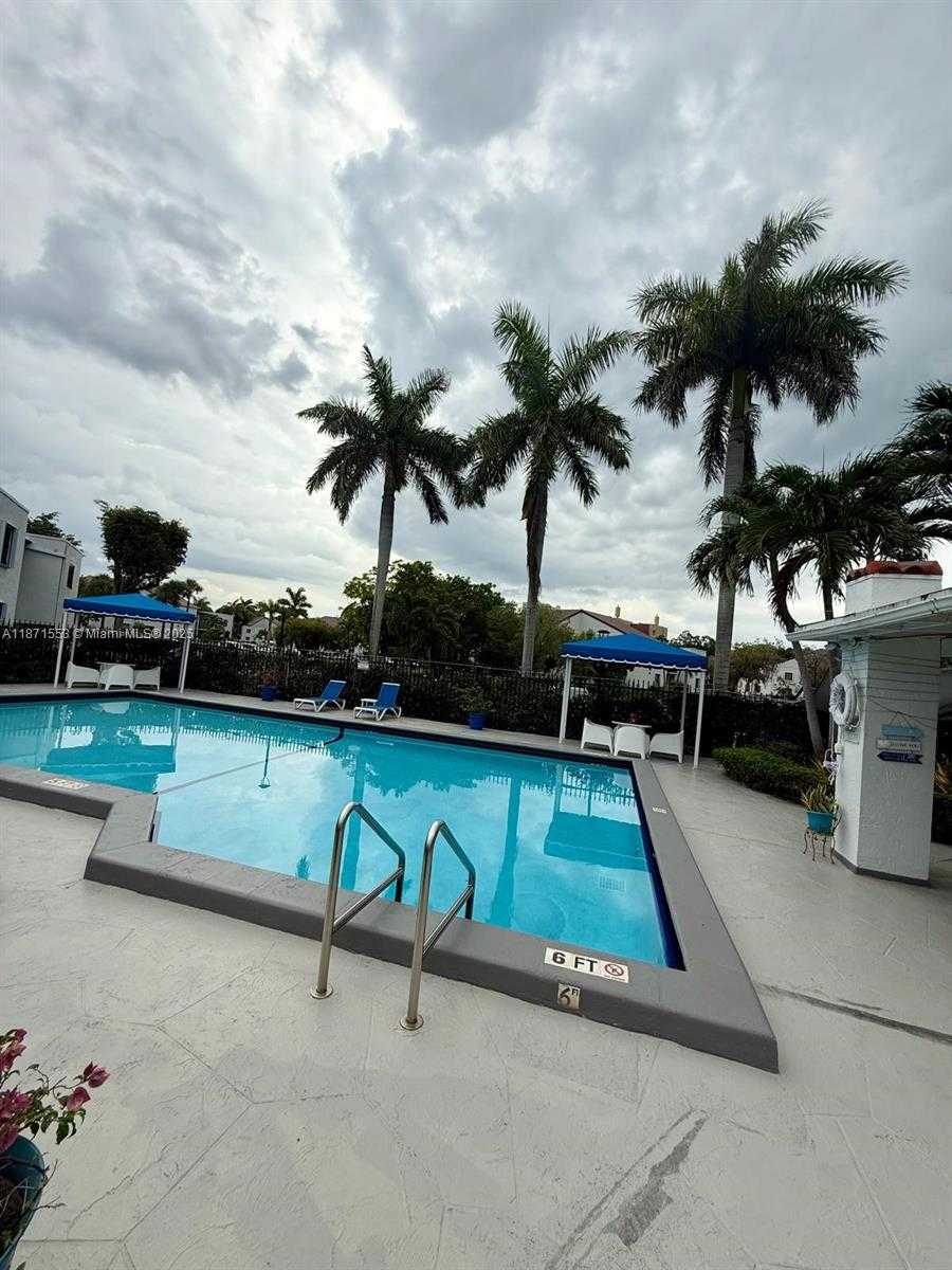 Small Image of 9419 FONTAINEBLEAU BLVD #212, Miami Number 23