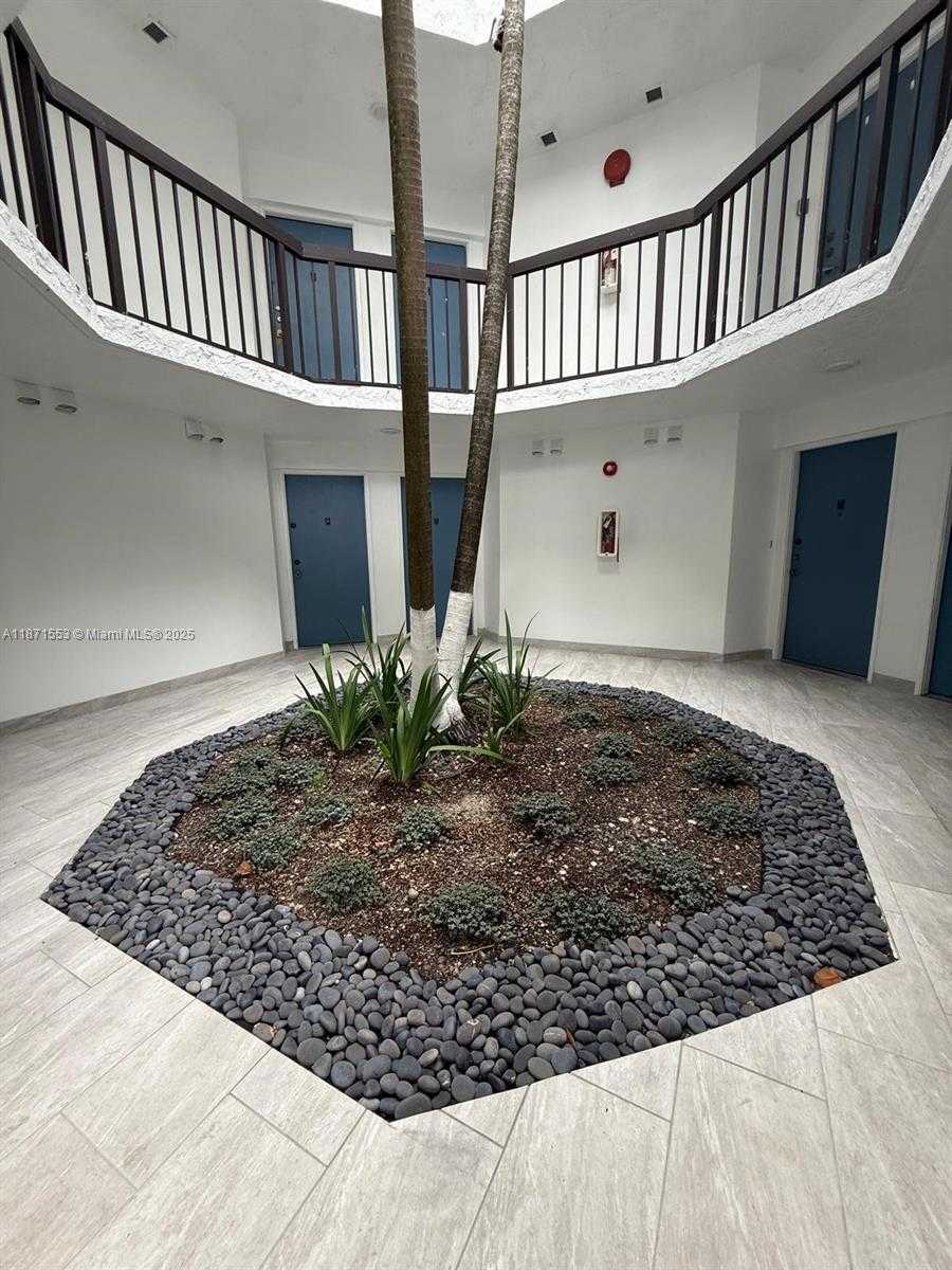 Small Image of 9419 FONTAINEBLEAU BLVD #212, Miami Number 4