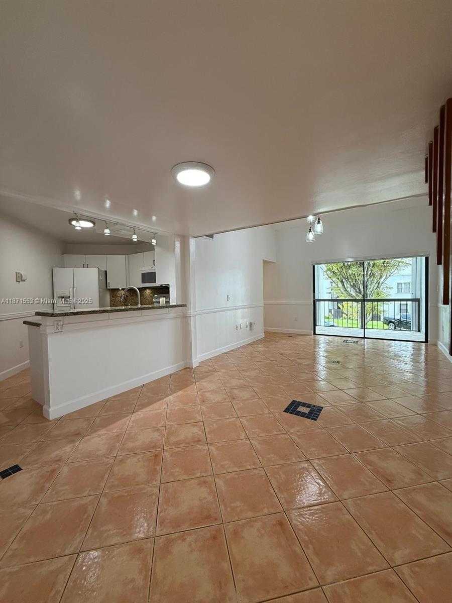 Small Image of 9419 FONTAINEBLEAU BLVD #212, Miami Number 6