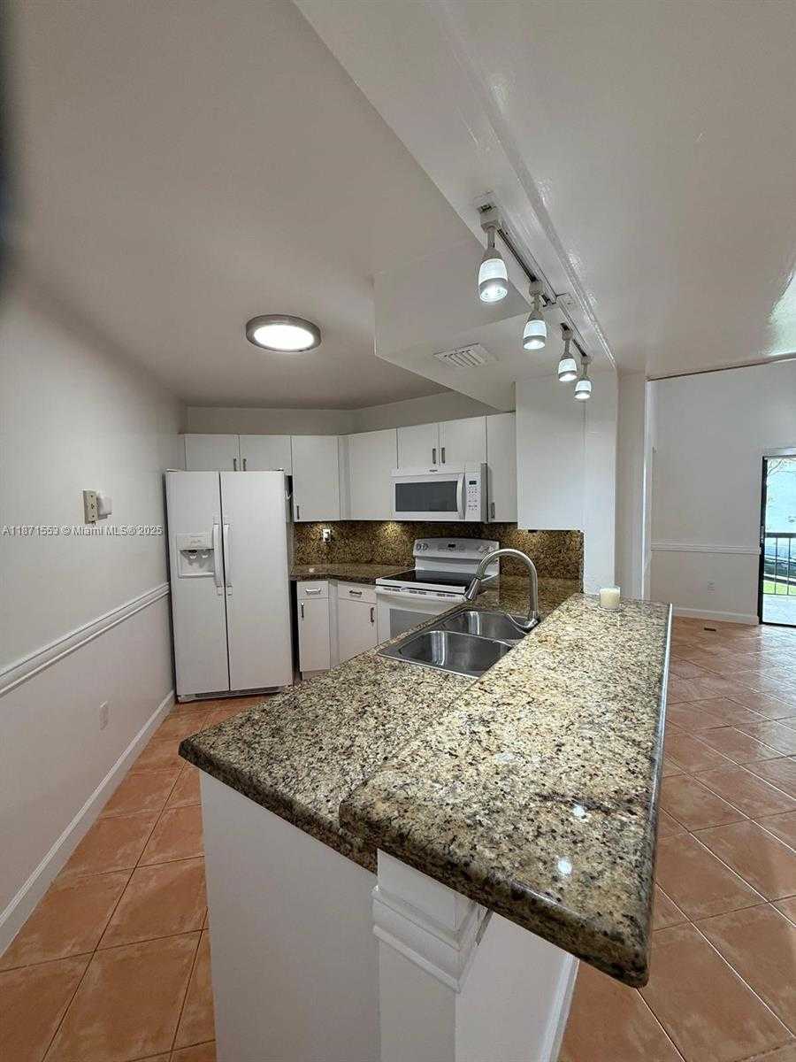 Small Image of 9419 FONTAINEBLEAU BLVD #212, Miami Number 7