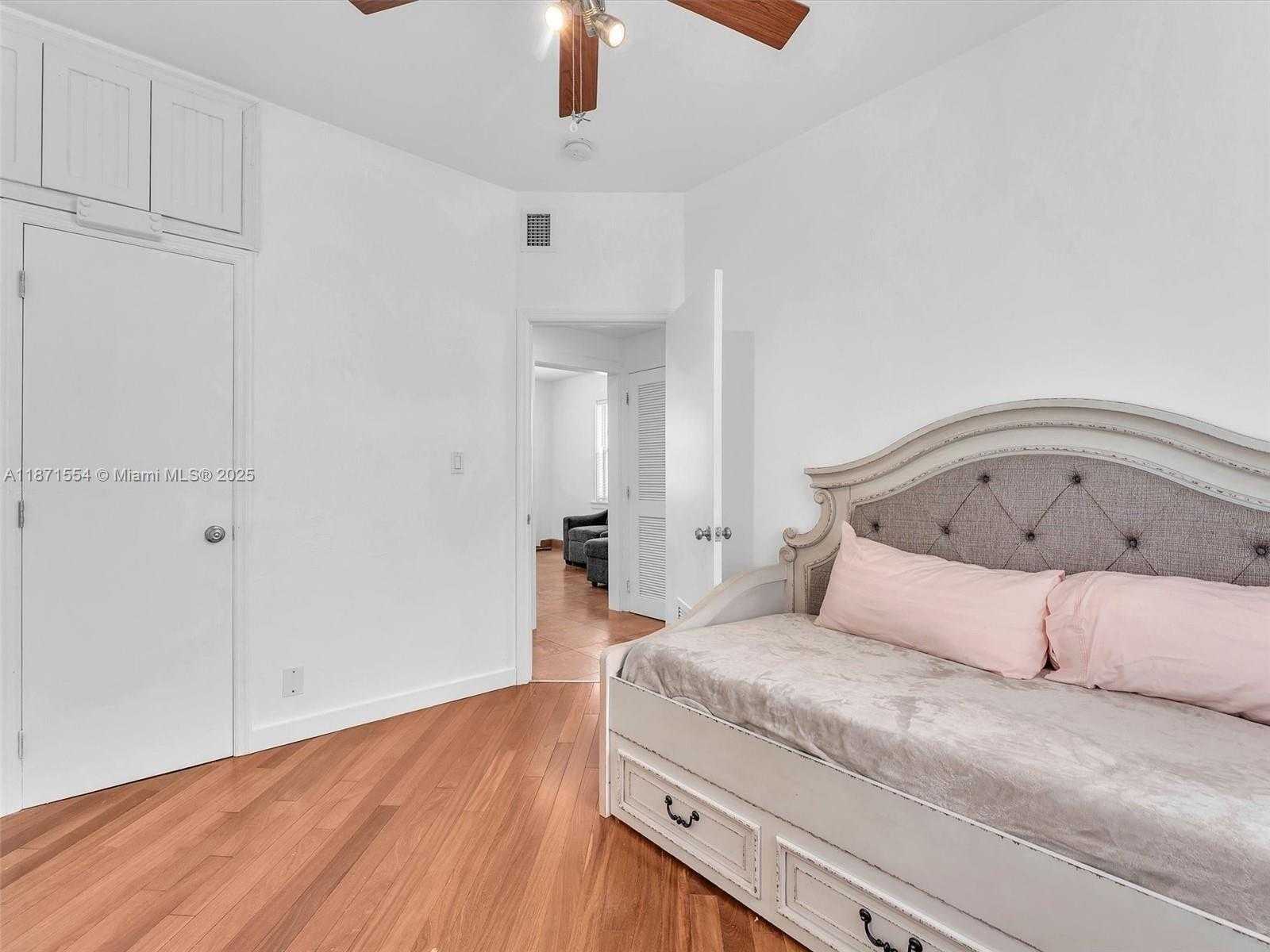 Small Image of 935 MERIDIAN AVE #3, Miami Beach Number 12
