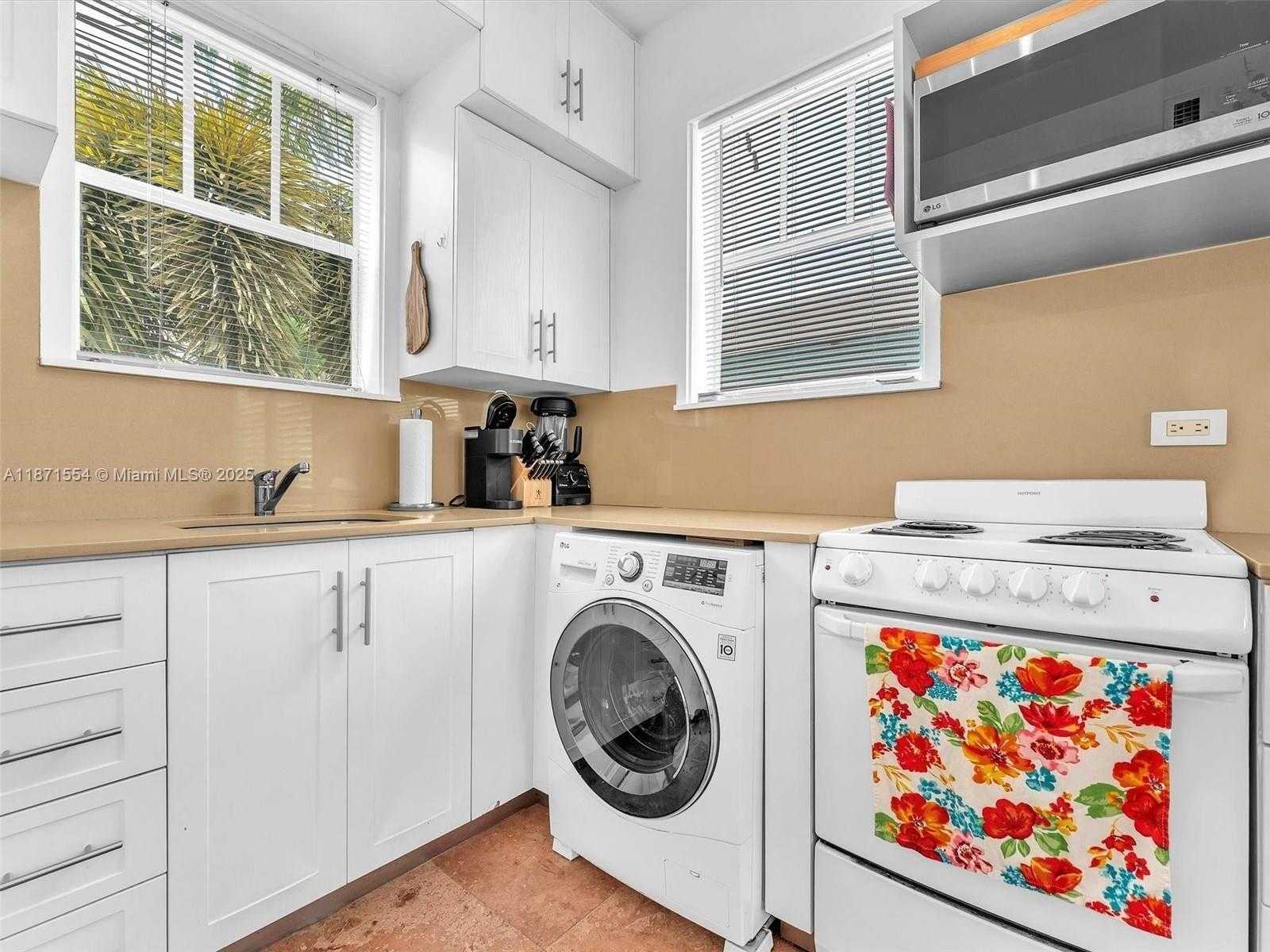 Small Image of 935 MERIDIAN AVE #3, Miami Beach Number 5