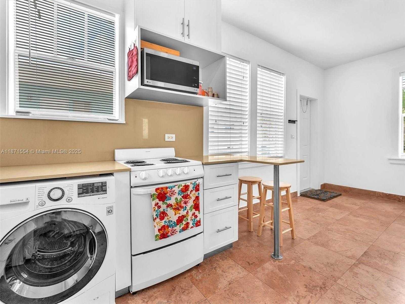 Small Image of 935 MERIDIAN AVE #3, Miami Beach Number 7