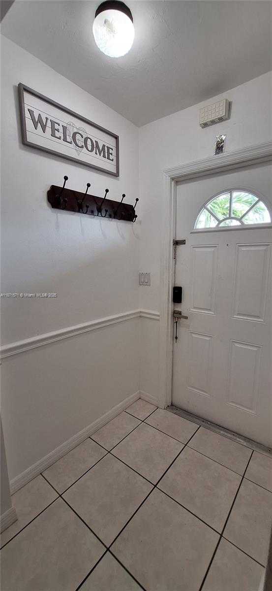 Small Image of 15403 SOUTH WEST 107TH CT, Miami Number 10