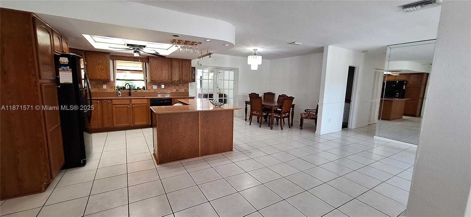 Small Image of 15403 SOUTH WEST 107TH CT, Miami Number 24