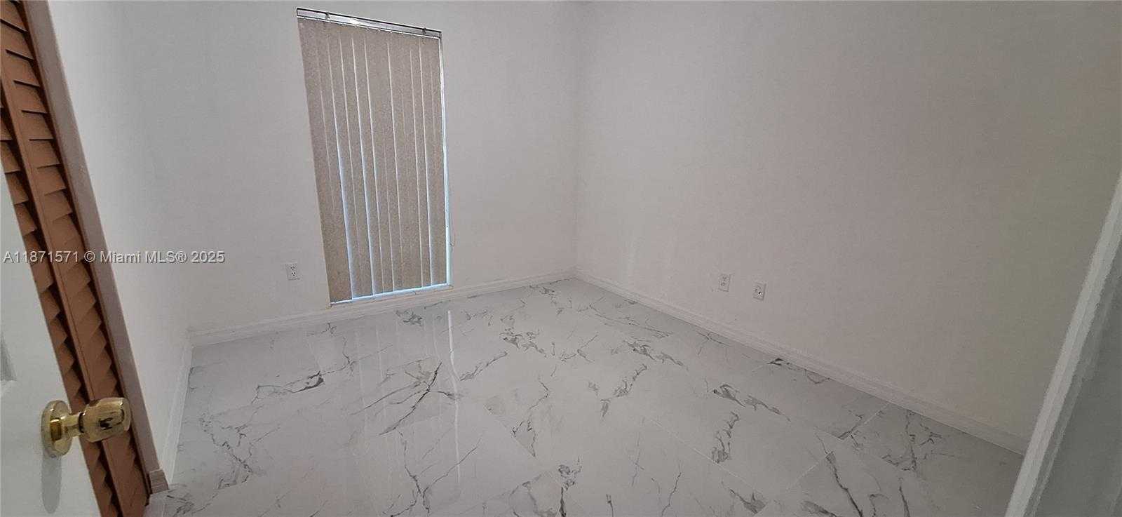 Small Image of 15403 SOUTH WEST 107TH CT, Miami Number 40