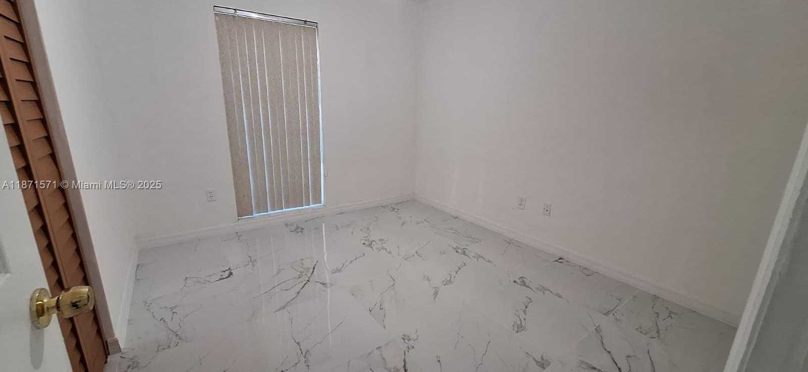 Small Image of 15403 SOUTH WEST 107TH CT, Miami Number 41