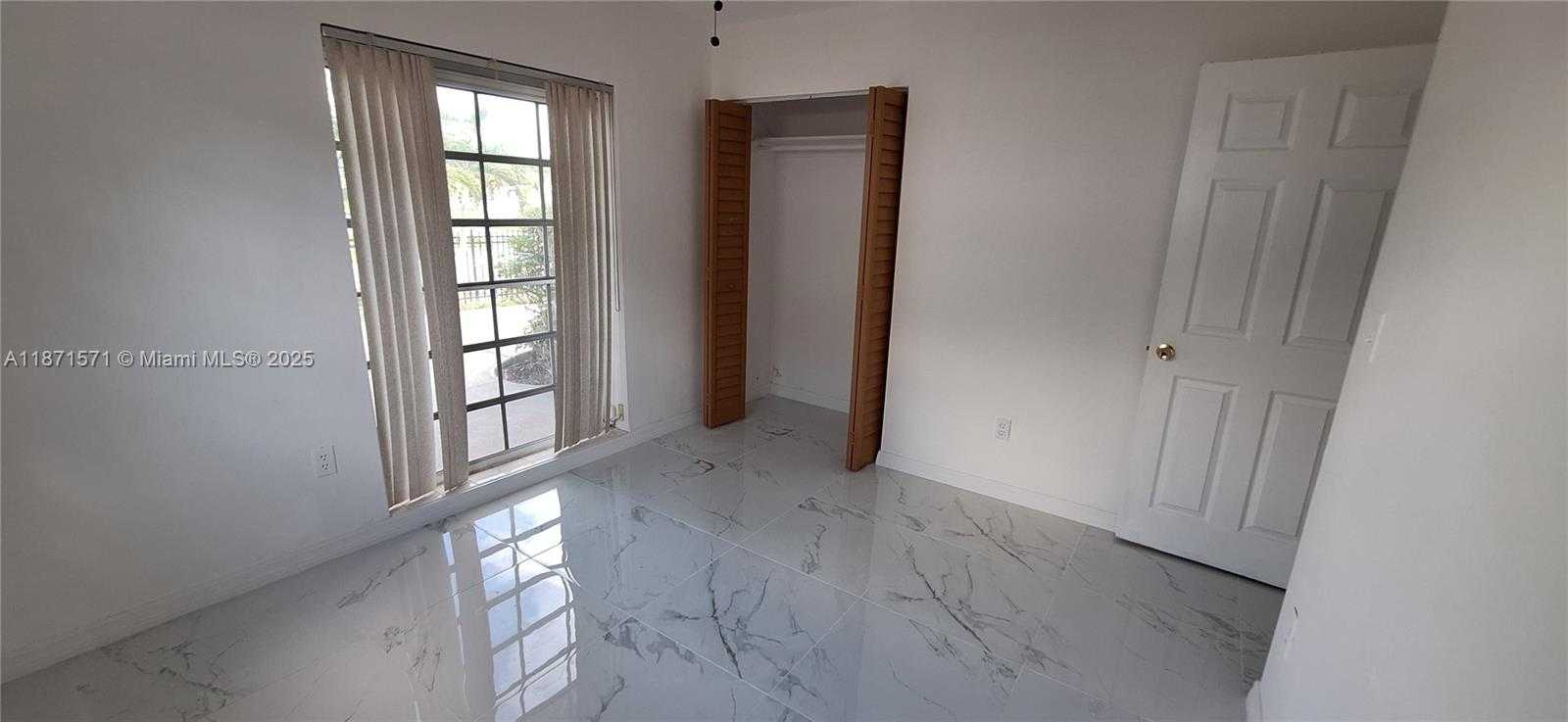 Small Image of 15403 SOUTH WEST 107TH CT, Miami Number 44
