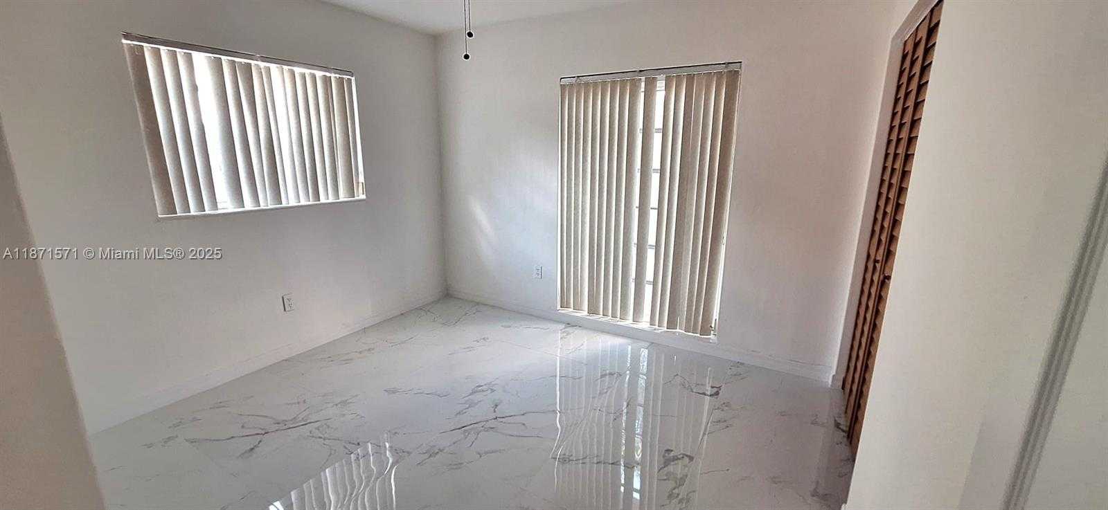 Small Image of 15403 SOUTH WEST 107TH CT, Miami Number 47