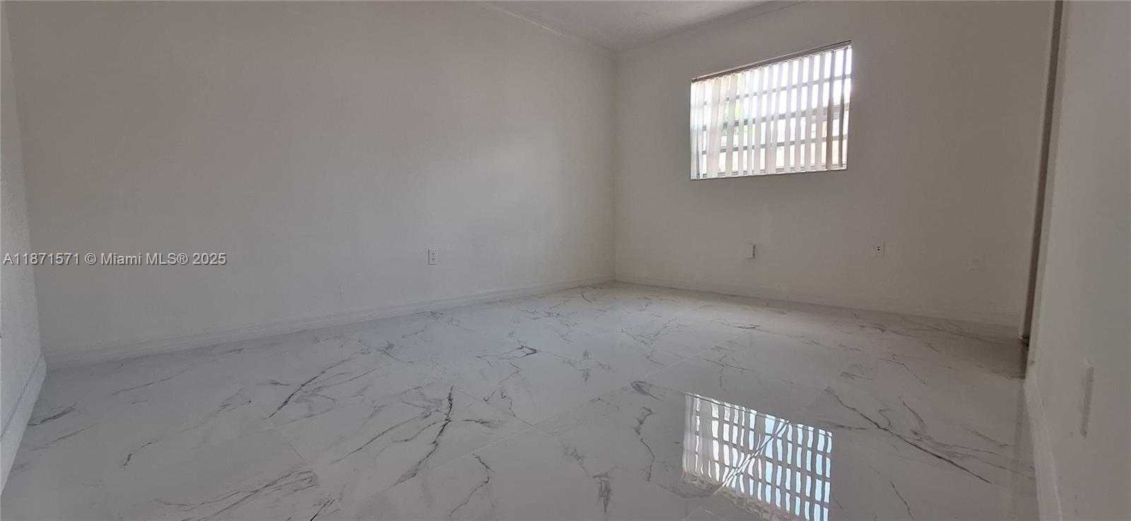 Small Image of 15403 SOUTH WEST 107TH CT, Miami Number 48