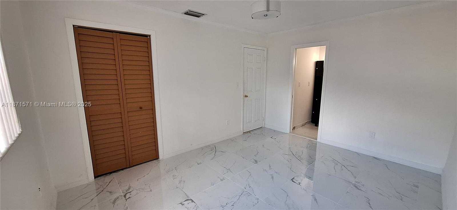 Small Image of 15403 SOUTH WEST 107TH CT, Miami Number 50