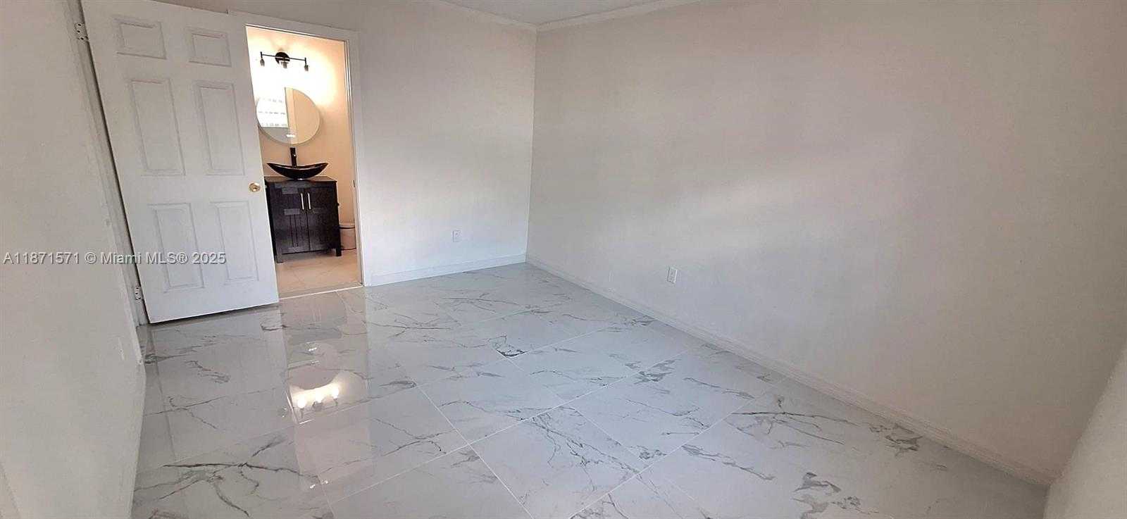 Small Image of 15403 SOUTH WEST 107TH CT, Miami Number 54