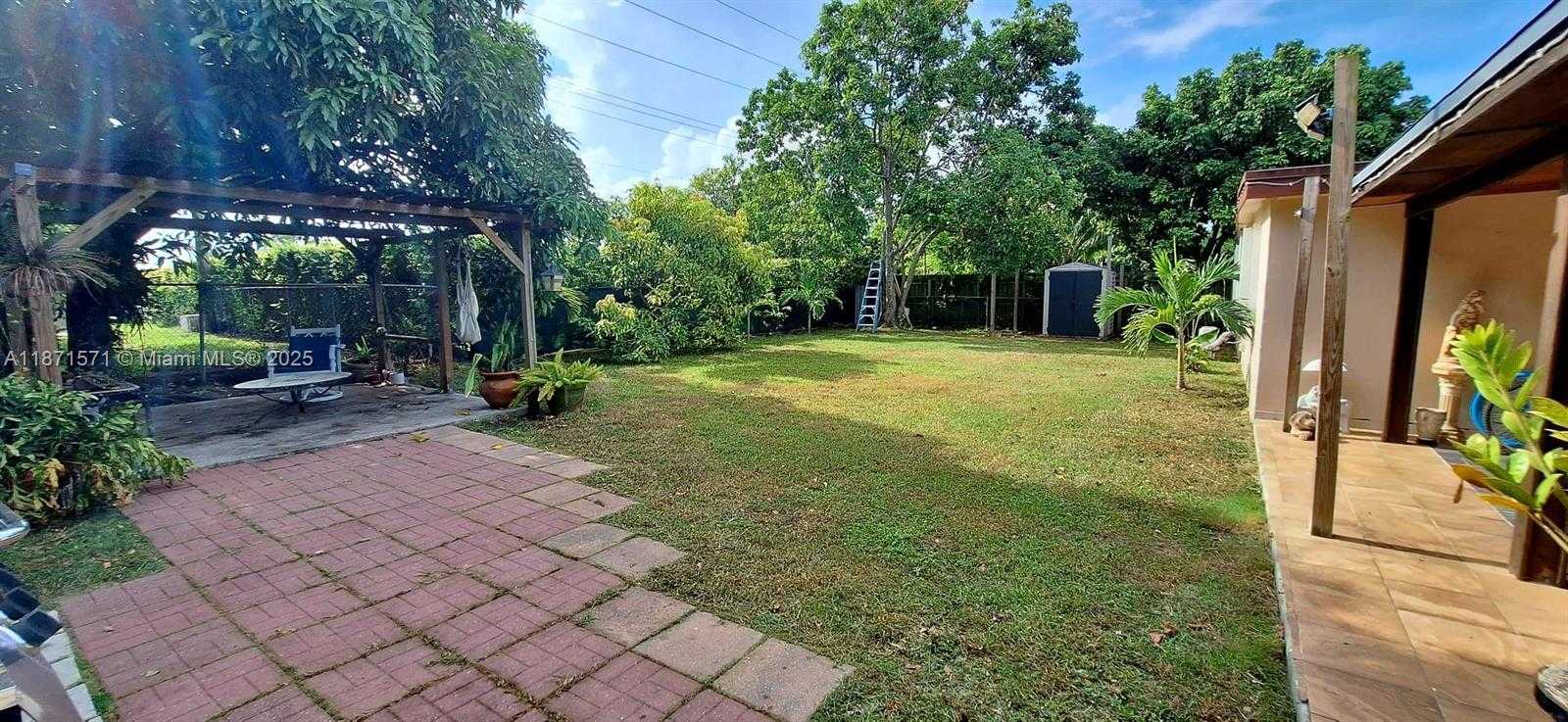 Small Image of 15403 SOUTH WEST 107TH CT, Miami Number 7
