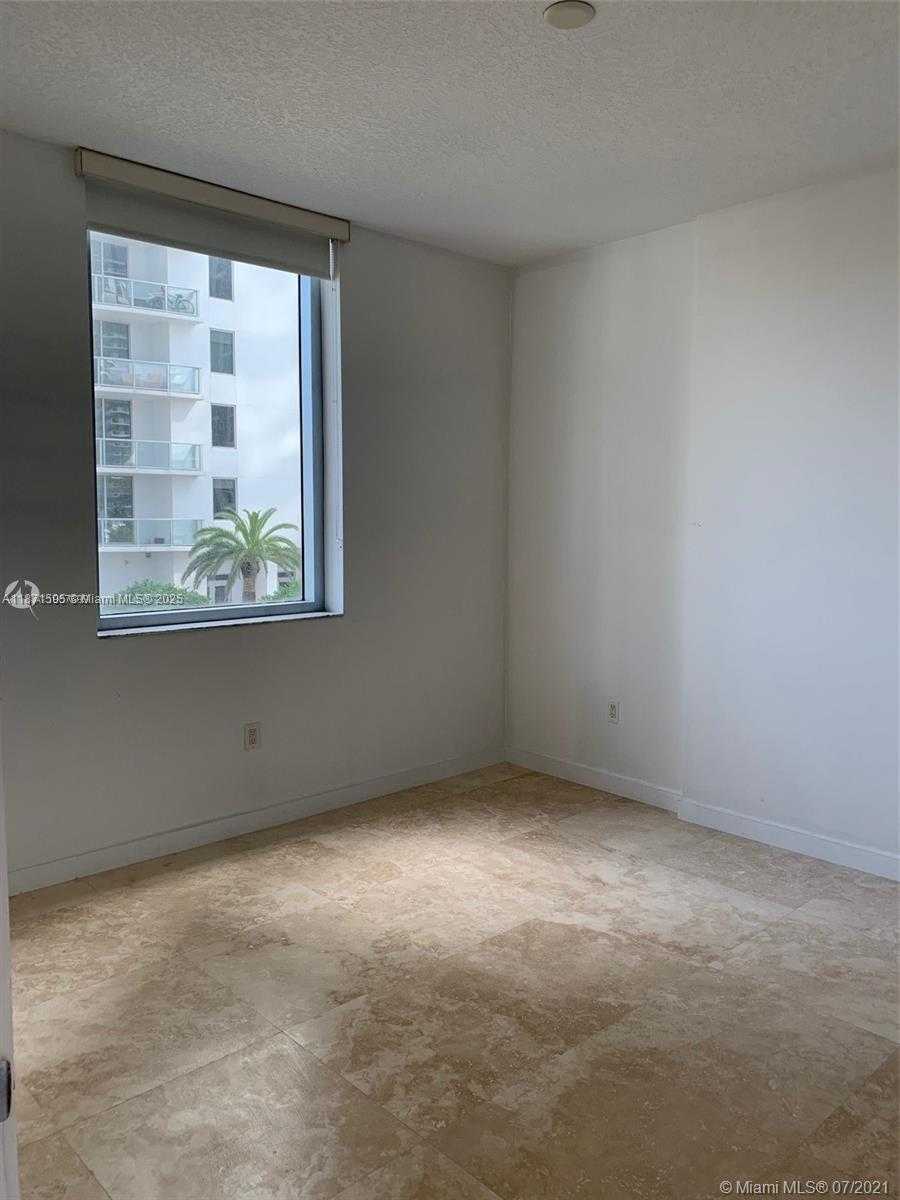Small Image of 1050 BRICKELL AV #2808, Miami Number 9