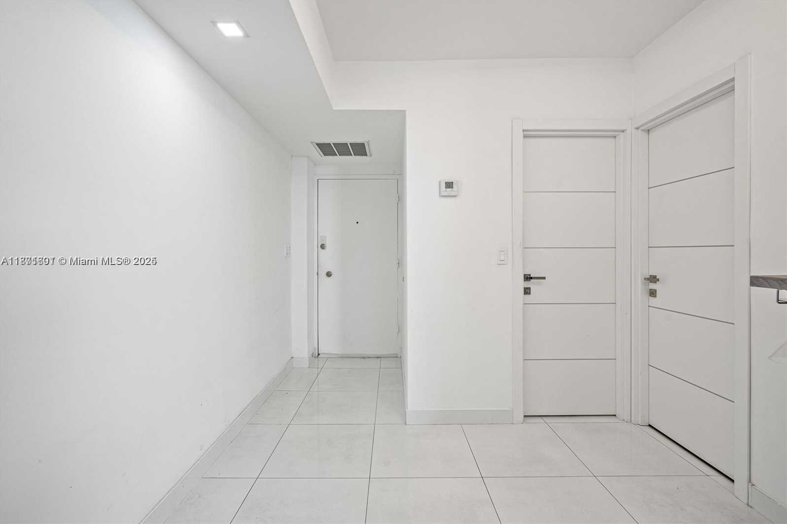 Small Image of 999 BRICKELL BAY DR #705, Miami Number 13