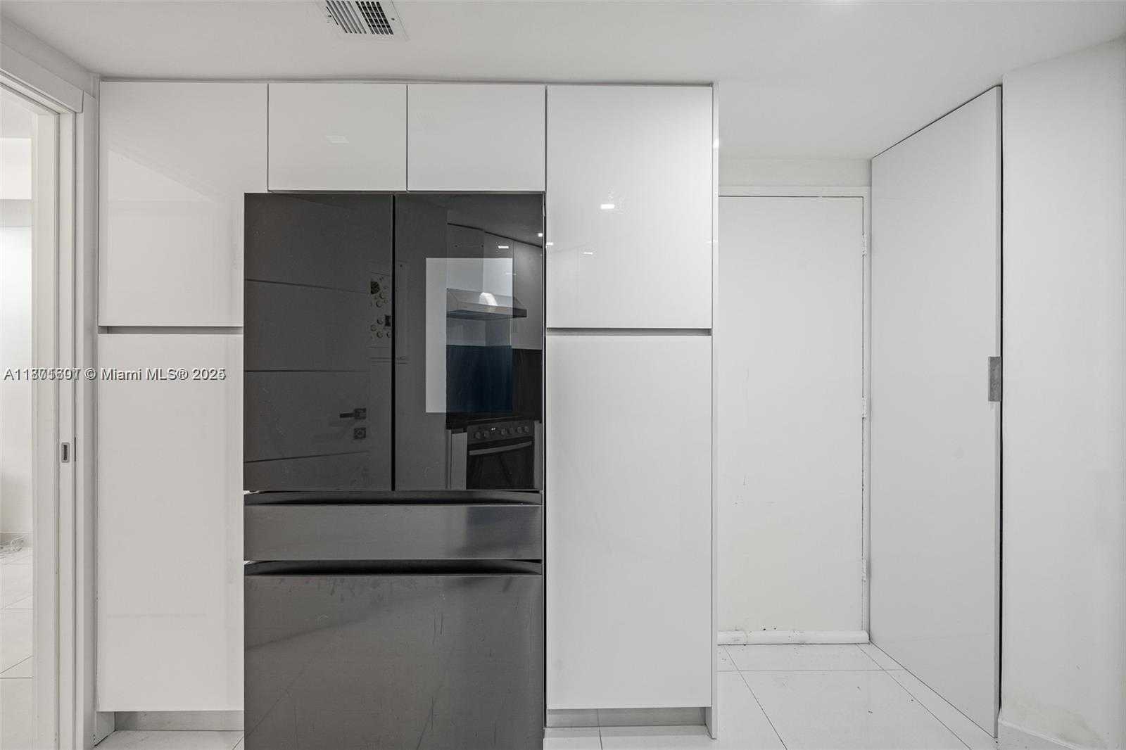 Small Image of 999 BRICKELL BAY DR #705, Miami Number 18