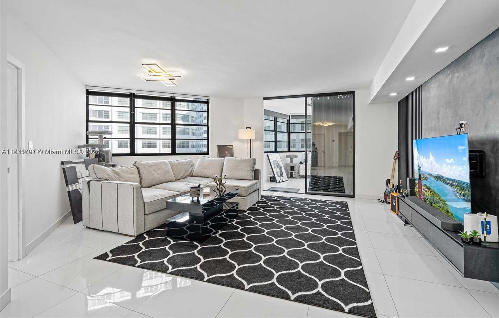 Small Image of 999 BRICKELL BAY DR #705, Miami Number 2