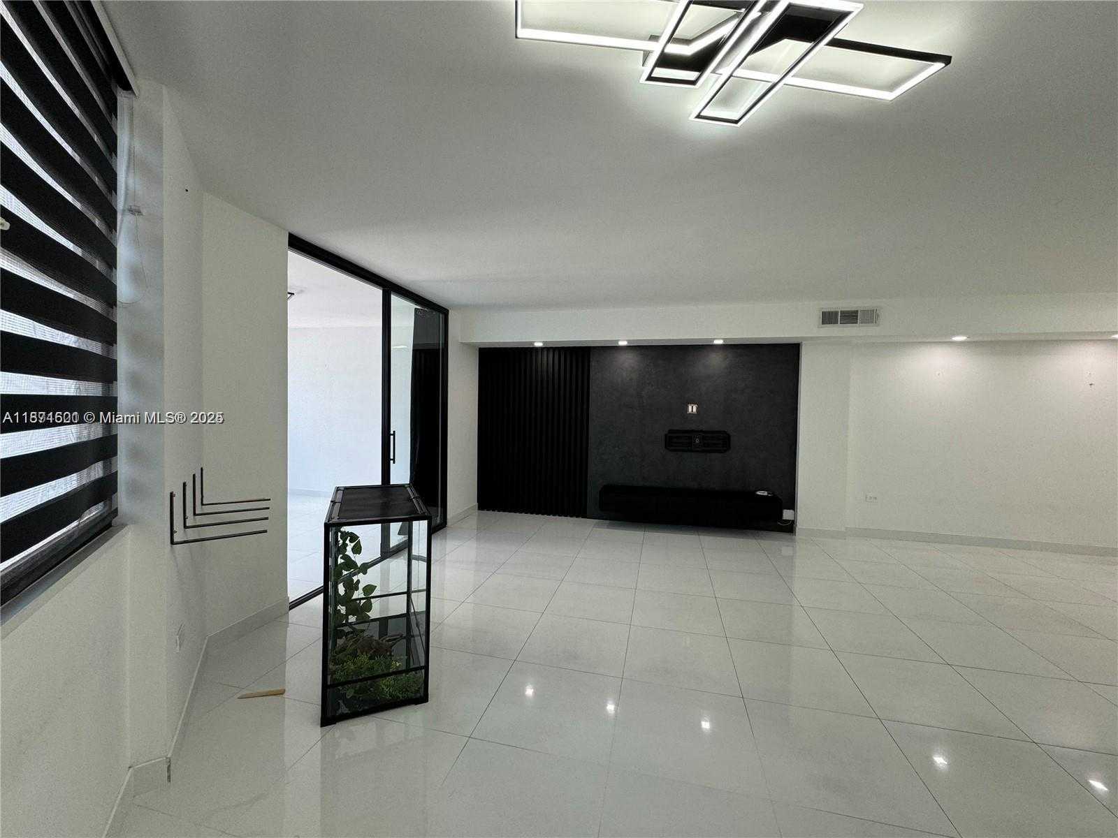 Small Image of 999 BRICKELL BAY DR #705, Miami Number 23