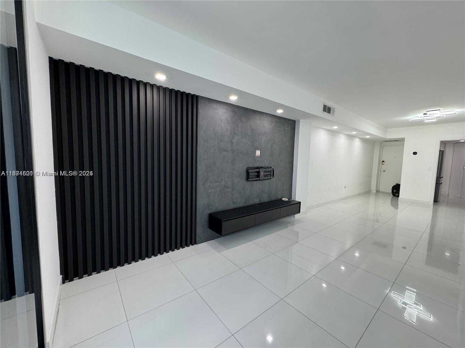 Small Image of 999 BRICKELL BAY DR #705, Miami Number 24