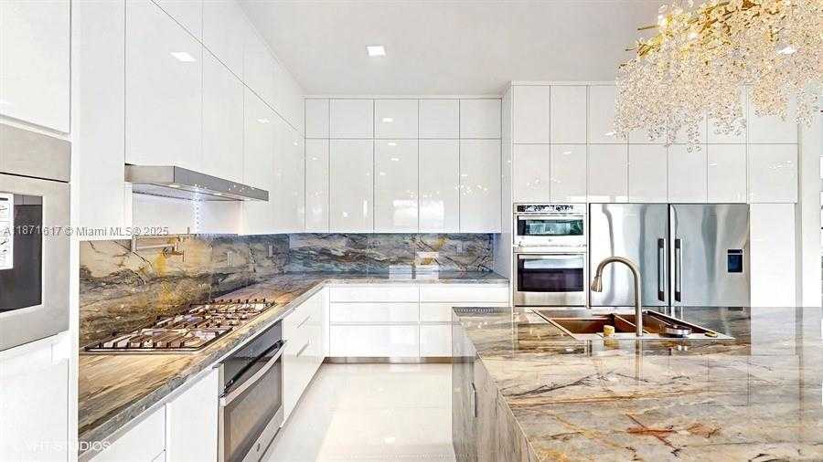 Small Image of 8350 ROYAL COUNTY DOWN RD, Boca Raton Number 10