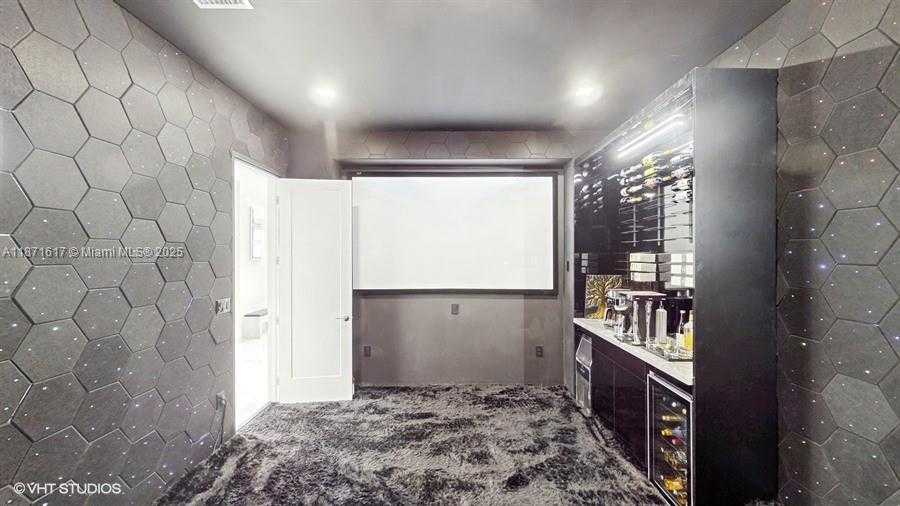 Small Image of 8350 ROYAL COUNTY DOWN RD, Boca Raton Number 14
