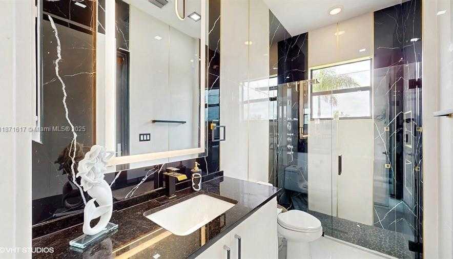 Small Image of 8350 ROYAL COUNTY DOWN RD, Boca Raton Number 19