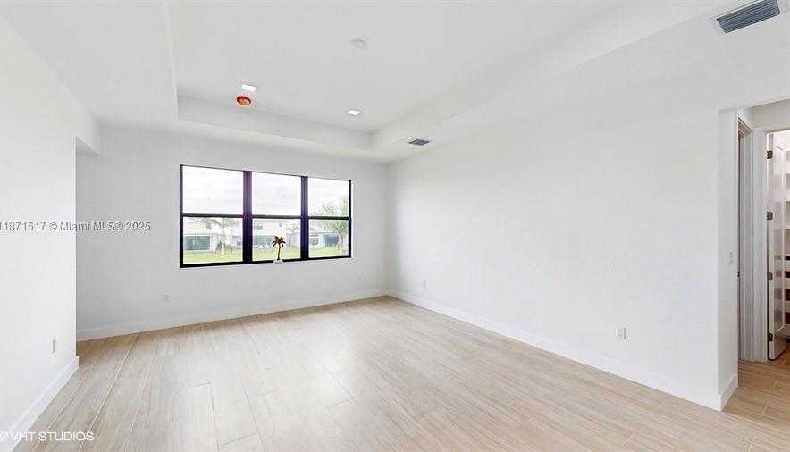 Small Image of 8350 ROYAL COUNTY DOWN RD, Boca Raton Number 20