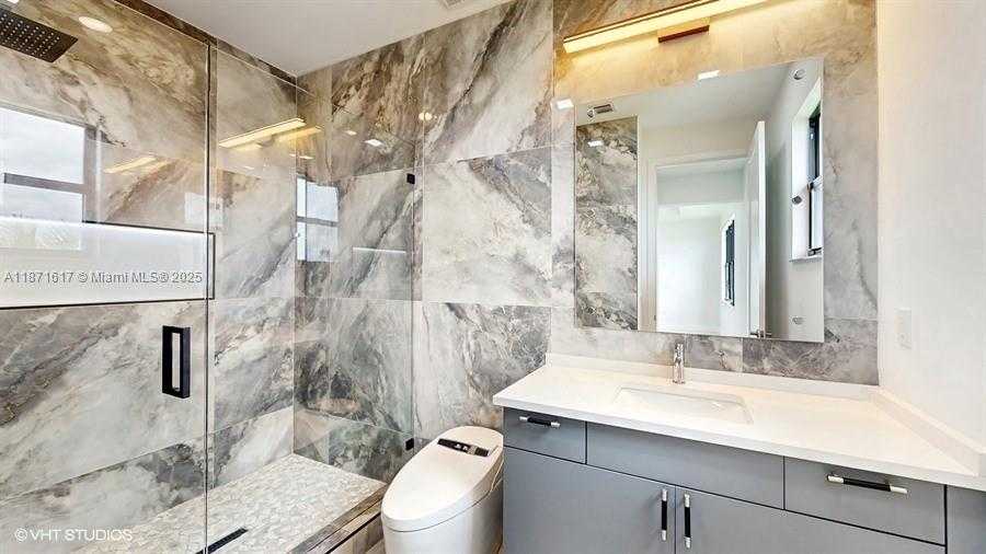Small Image of 8350 ROYAL COUNTY DOWN RD, Boca Raton Number 25
