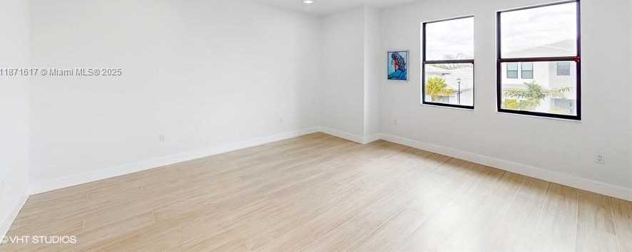 Small Image of 8350 ROYAL COUNTY DOWN RD, Boca Raton Number 26