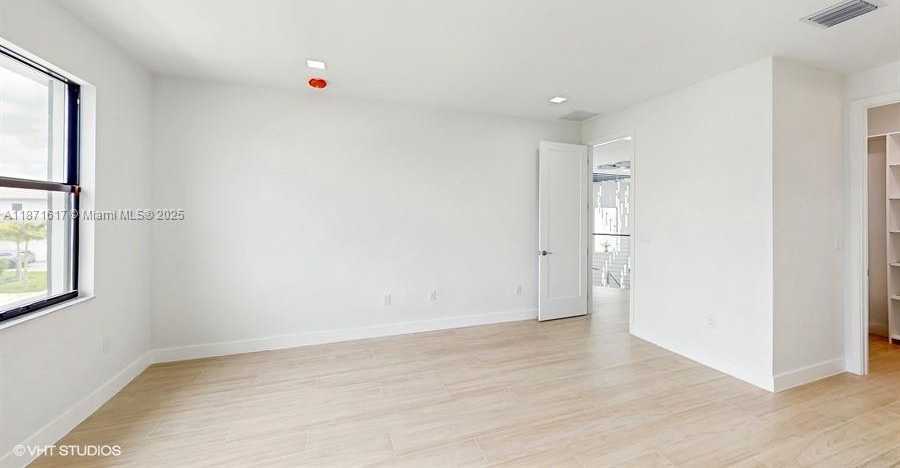 Small Image of 8350 ROYAL COUNTY DOWN RD, Boca Raton Number 27