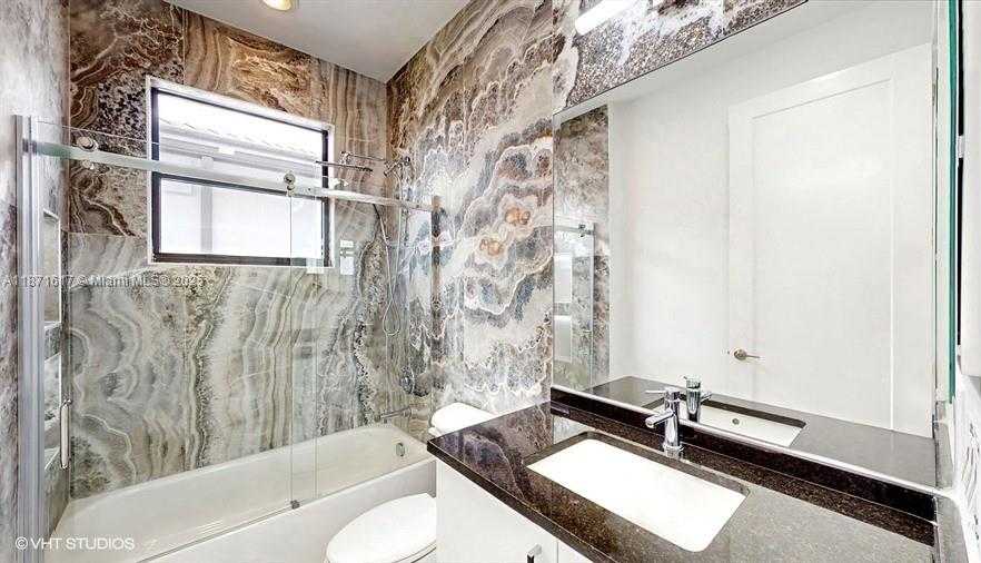 Small Image of 8350 ROYAL COUNTY DOWN RD, Boca Raton Number 32