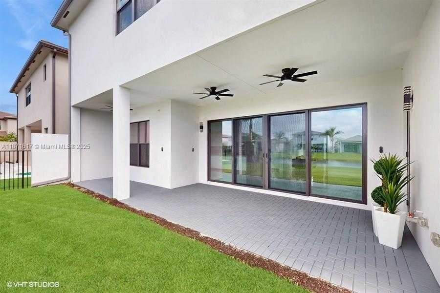 Small Image of 8350 ROYAL COUNTY DOWN RD, Boca Raton Number 37