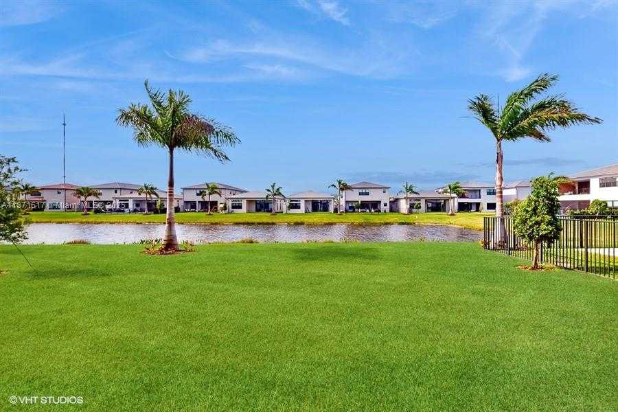 Small Image of 8350 ROYAL COUNTY DOWN RD, Boca Raton Number 38