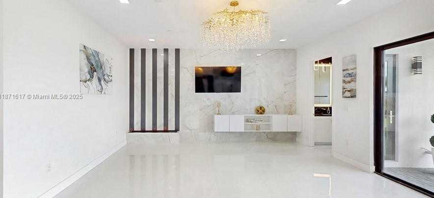 Small Image of 8350 ROYAL COUNTY DOWN RD, Boca Raton Number 4