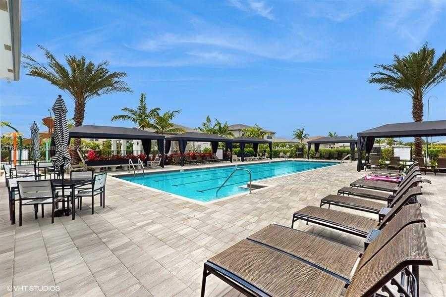Small Image of 8350 ROYAL COUNTY DOWN RD, Boca Raton Number 44