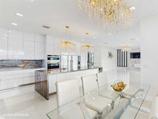 Small Image of 8350 ROYAL COUNTY DOWN RD, Boca Raton Number 6
