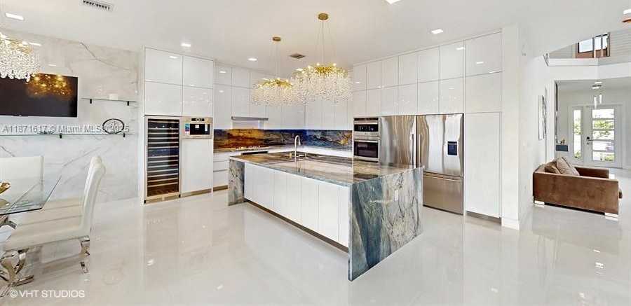Small Image of 8350 ROYAL COUNTY DOWN RD, Boca Raton Number 8
