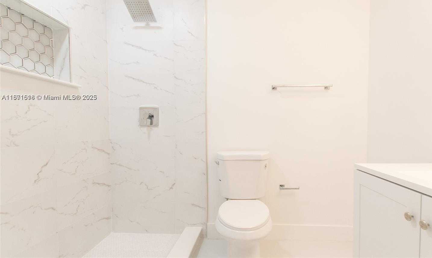 Small Image of 11520 SOUTH WEST 142ND TER, Miami Number 12