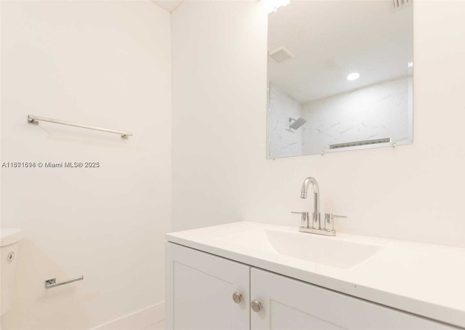 Small Image of 11520 SOUTH WEST 142ND TER, Miami Number 13