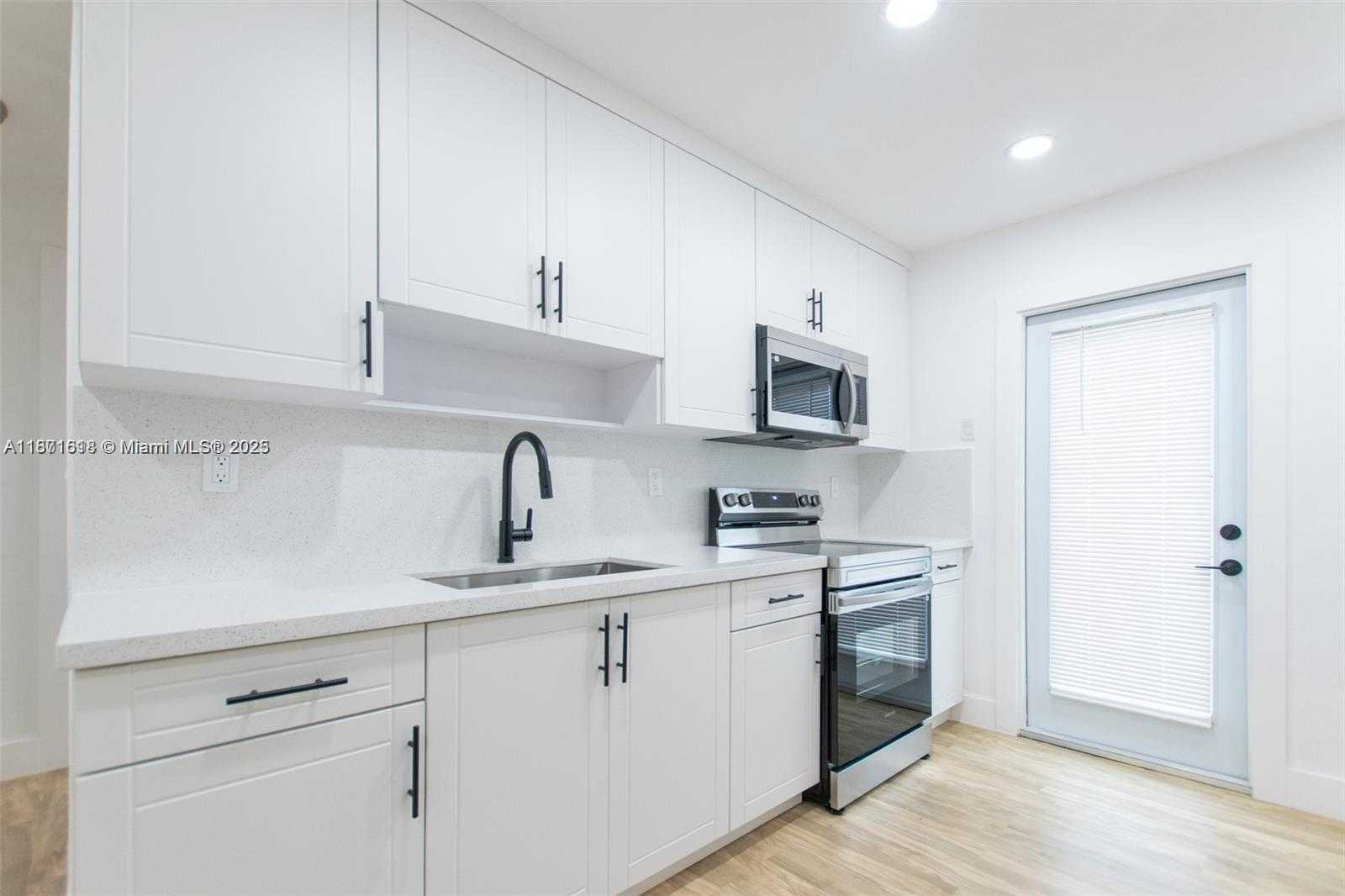 Small Image of 11520 SOUTH WEST 142ND TER, Miami Number 5