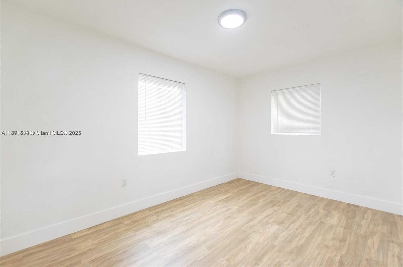 Small Image of 11520 SOUTH WEST 142ND TER, Miami Number 8