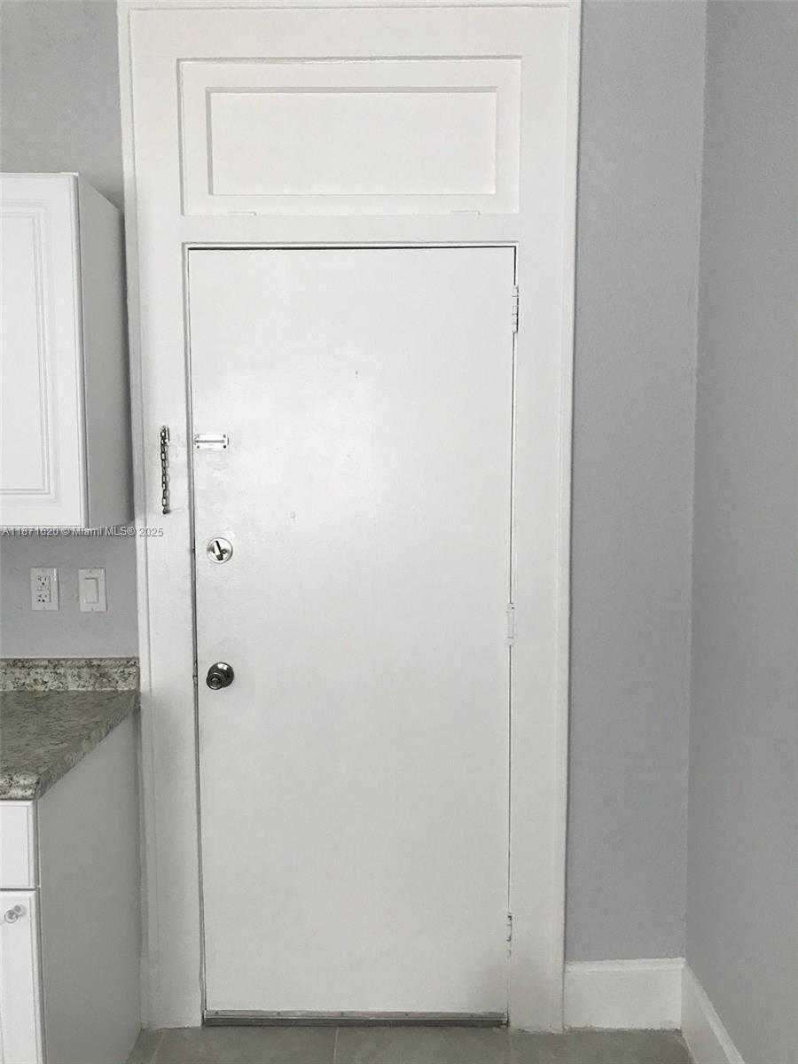 Small Image of 124 MENDOZA AVE #8A, Coral Gables Number 10